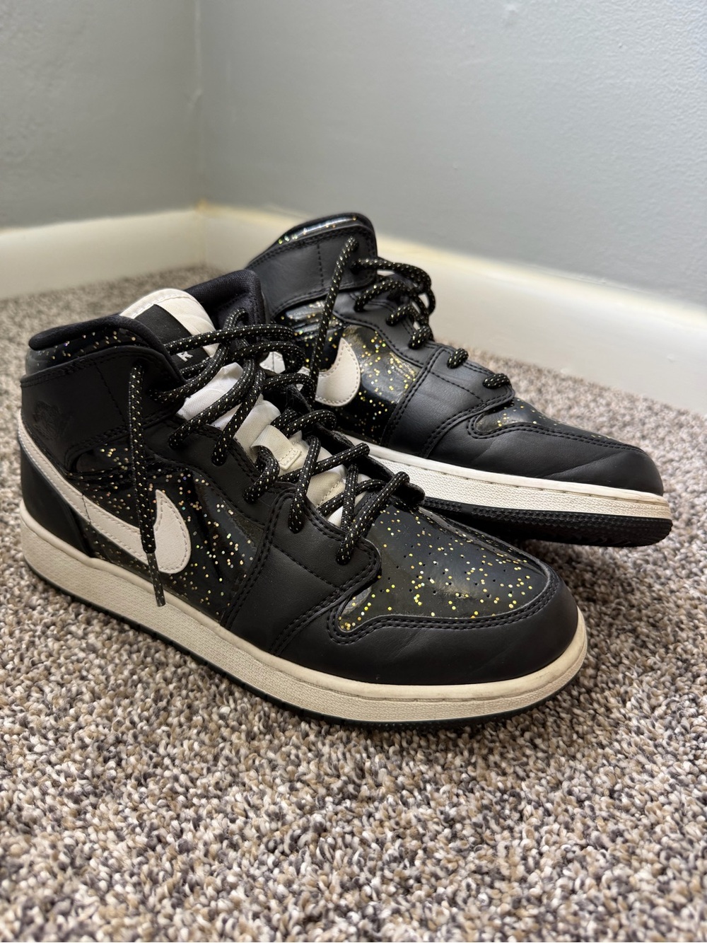 Nike Air Jordan 1 Mid SE "Black Glitter"
